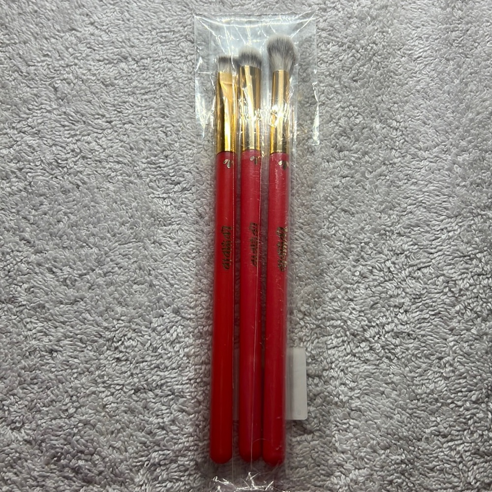 Makeup brush